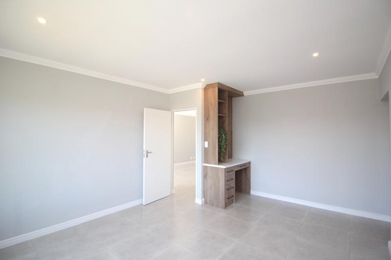 3 Bedroom Property for Sale in Fraaiuitsig Western Cape